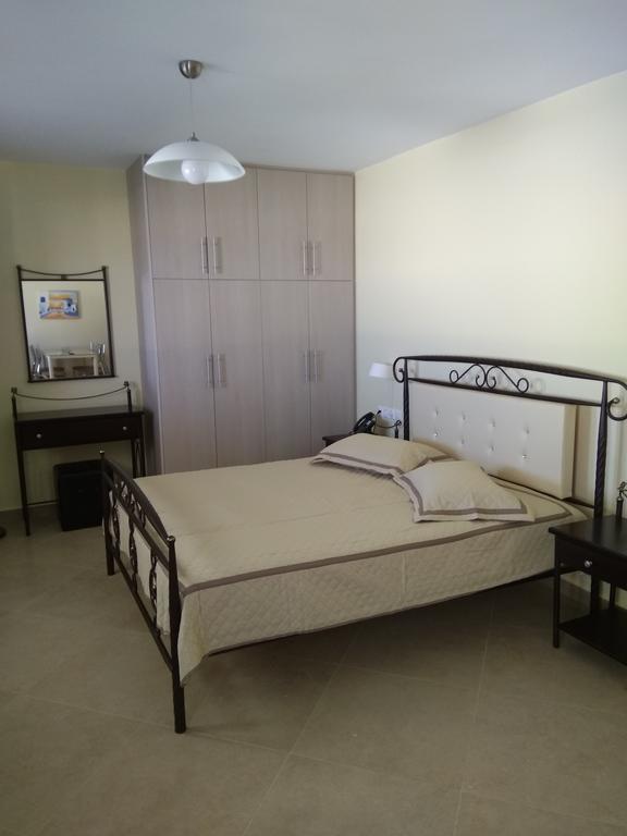 Santa Rinoula Suites Sea Sunset Views Adults Only Megalochori  Rum bild